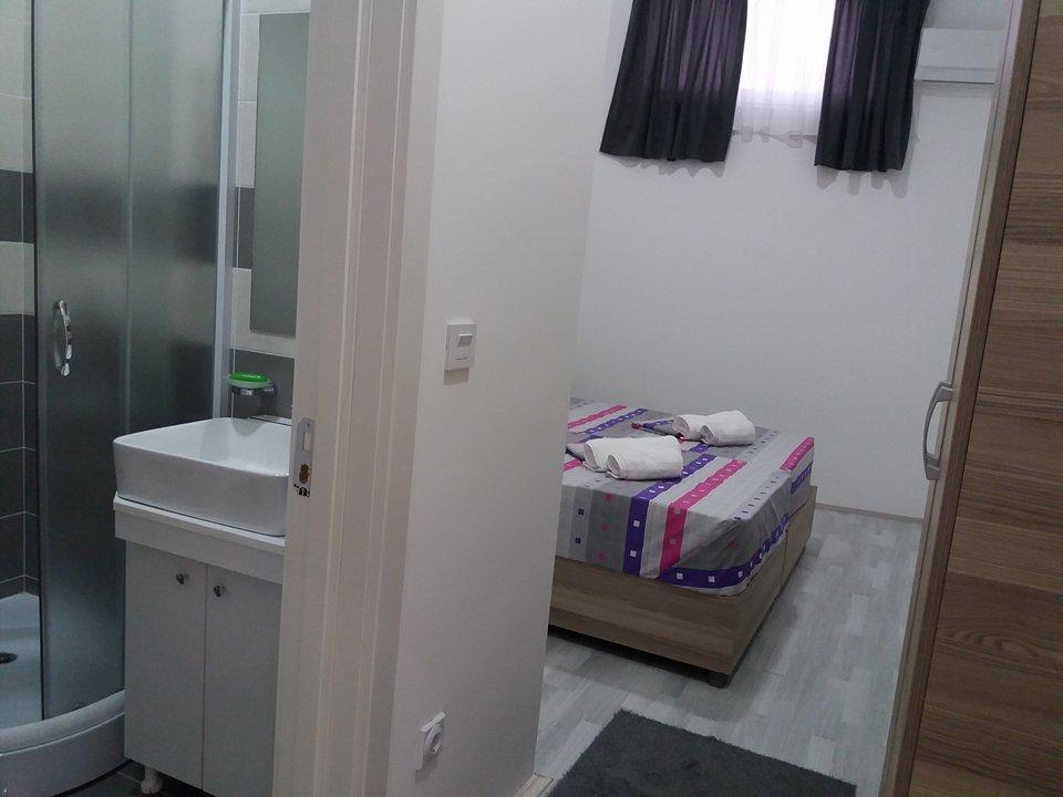 Atina Lux Hostel Leskovac  Exteriör bild