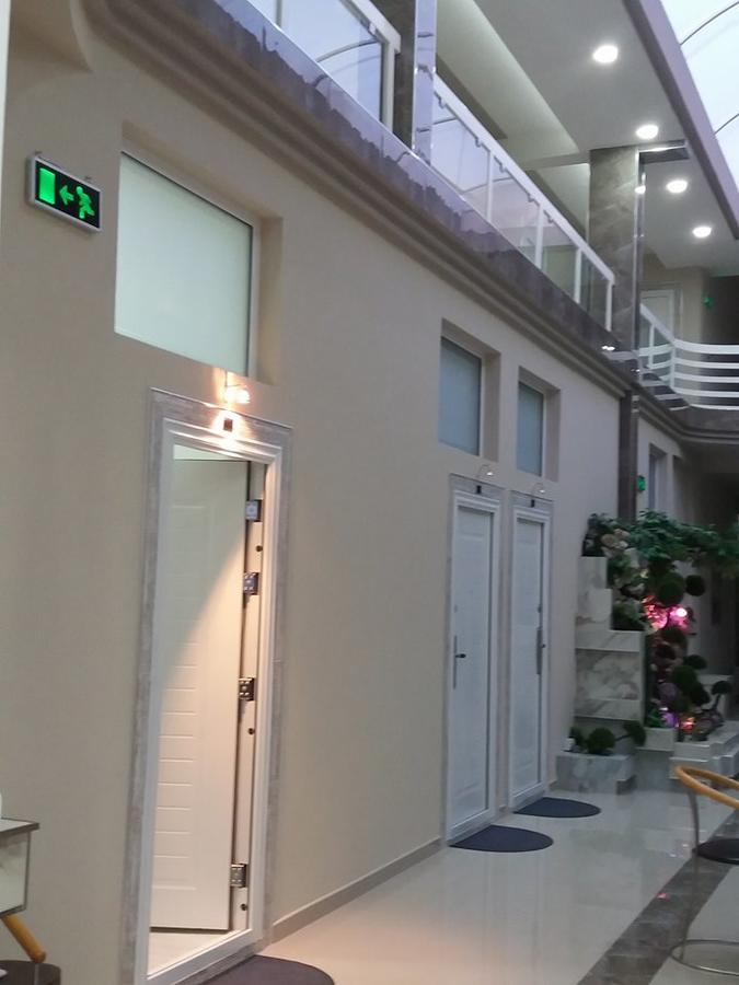 Atina Lux Hostel Leskovac  Exteriör bild