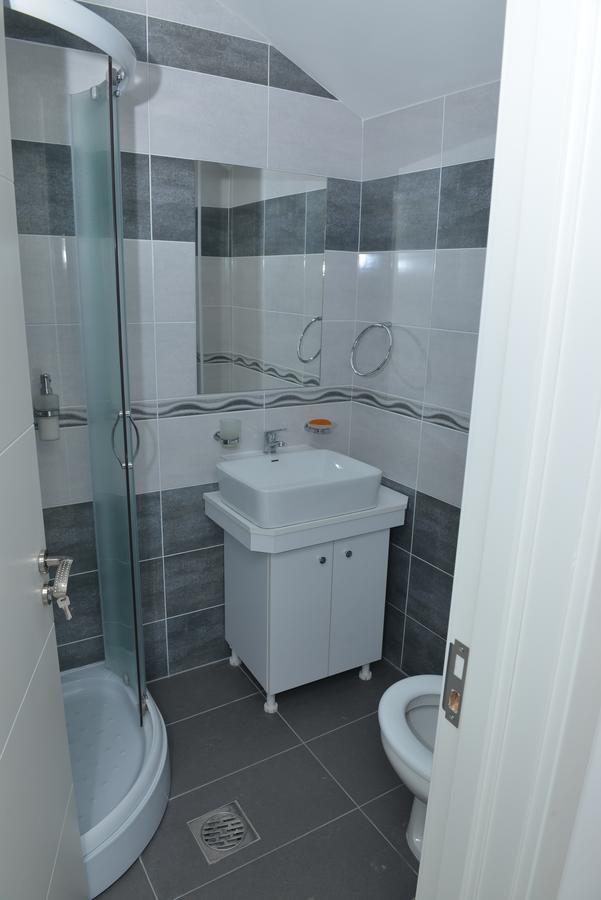 Atina Lux Hostel Leskovac  Exteriör bild